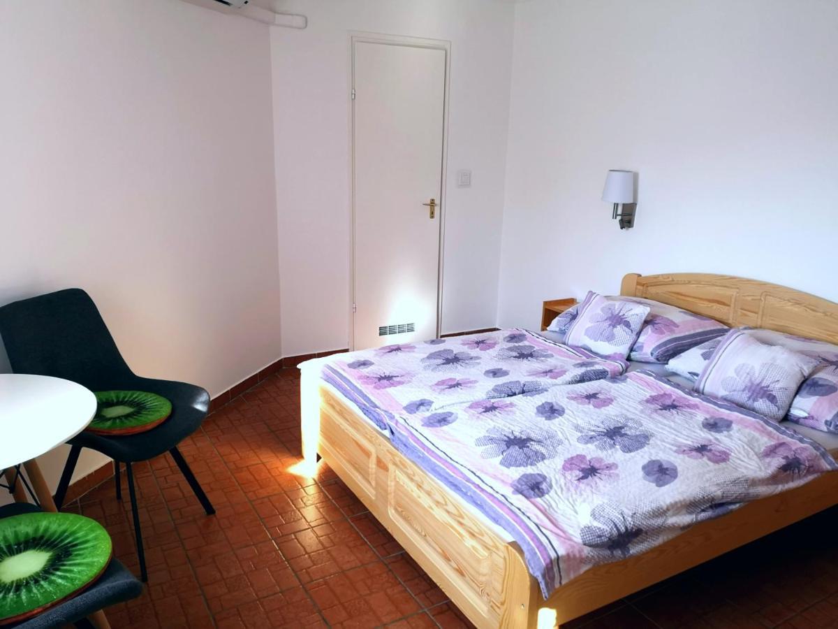 Mosonmagyaróvár Apartman Kaszas Garden מראה חיצוני תמונה