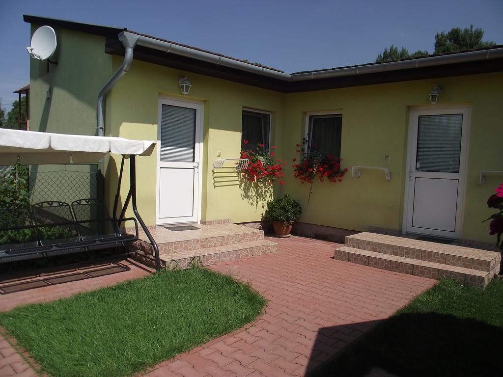 Mosonmagyaróvár Apartman Kaszas Garden מראה חיצוני תמונה