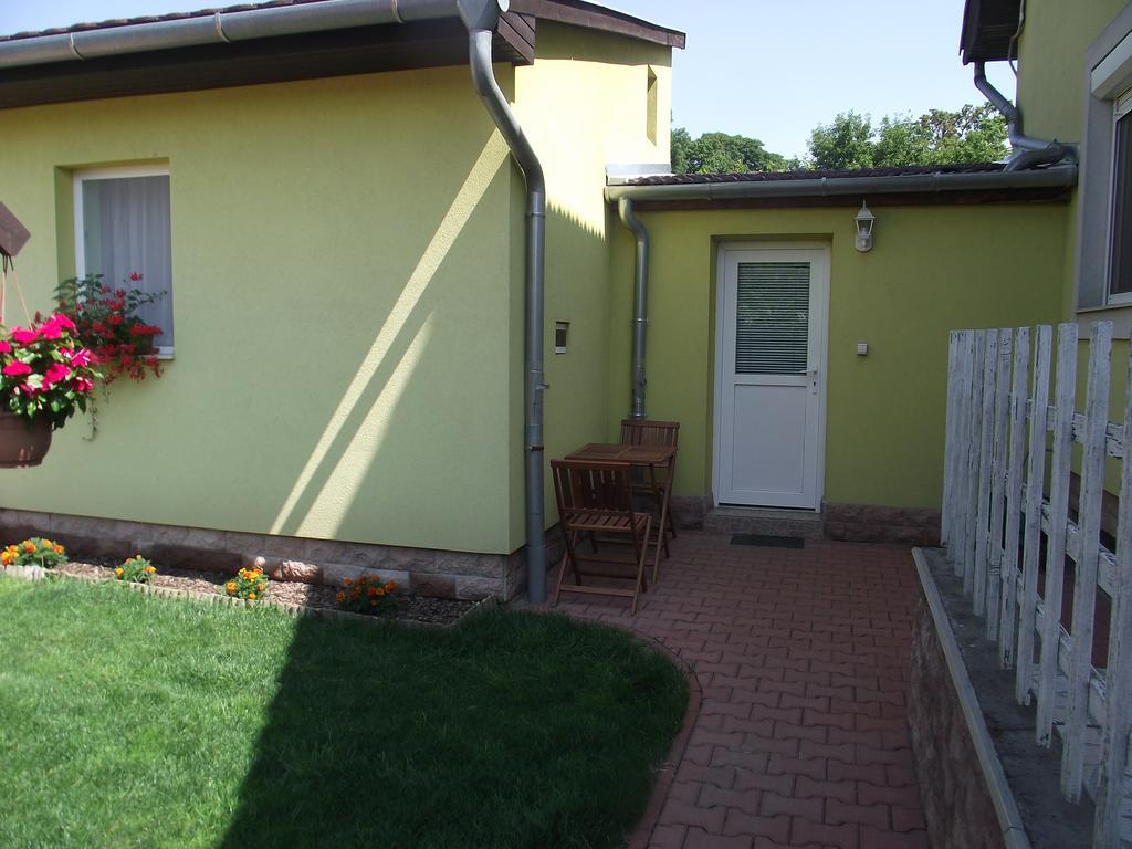 Mosonmagyaróvár Apartman Kaszas Garden מראה חיצוני תמונה