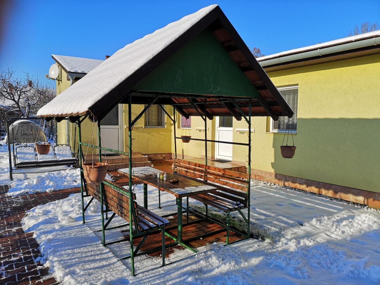 Mosonmagyaróvár Apartman Kaszas Garden מראה חיצוני תמונה