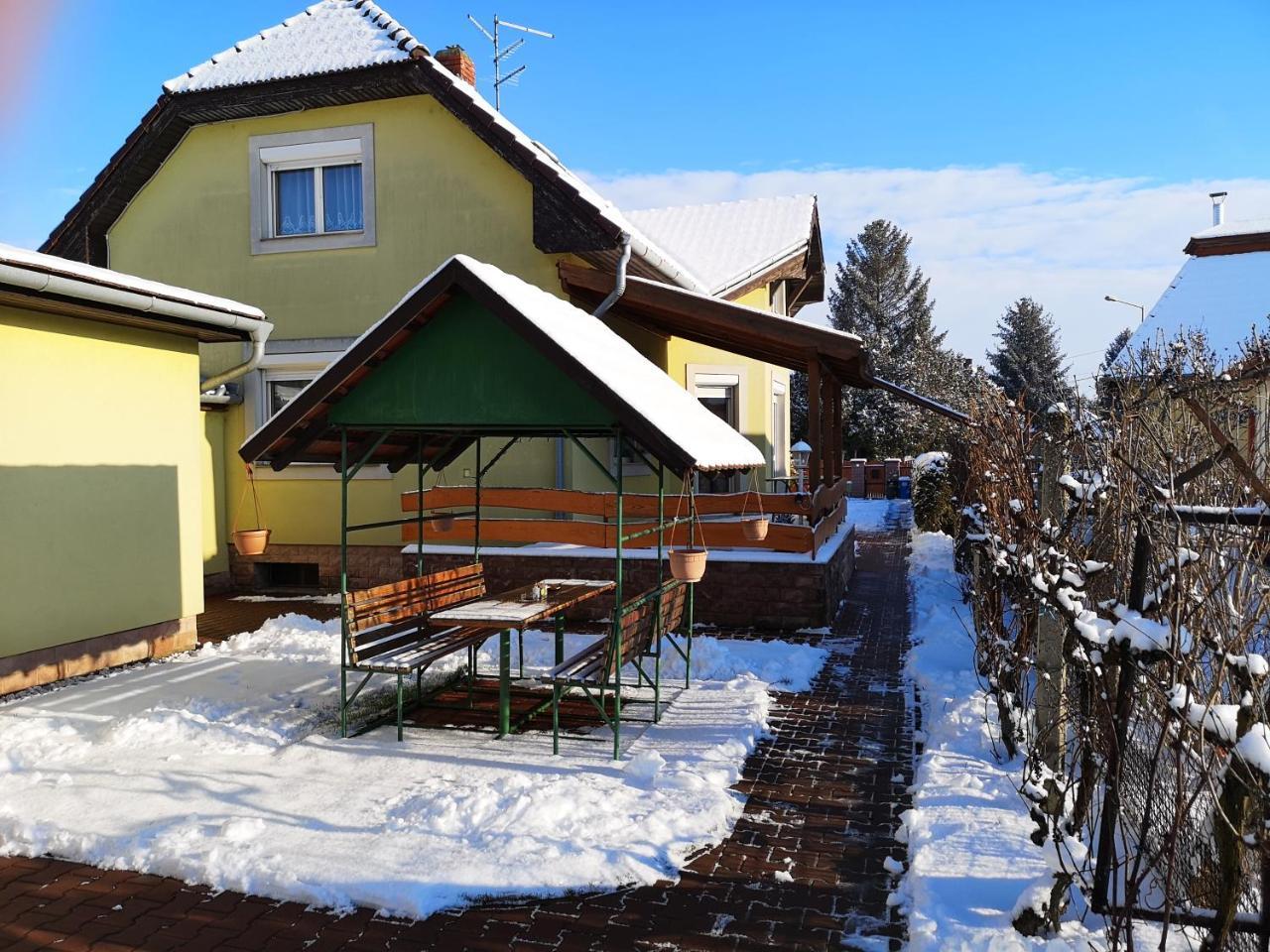 Mosonmagyaróvár Apartman Kaszas Garden מראה חיצוני תמונה