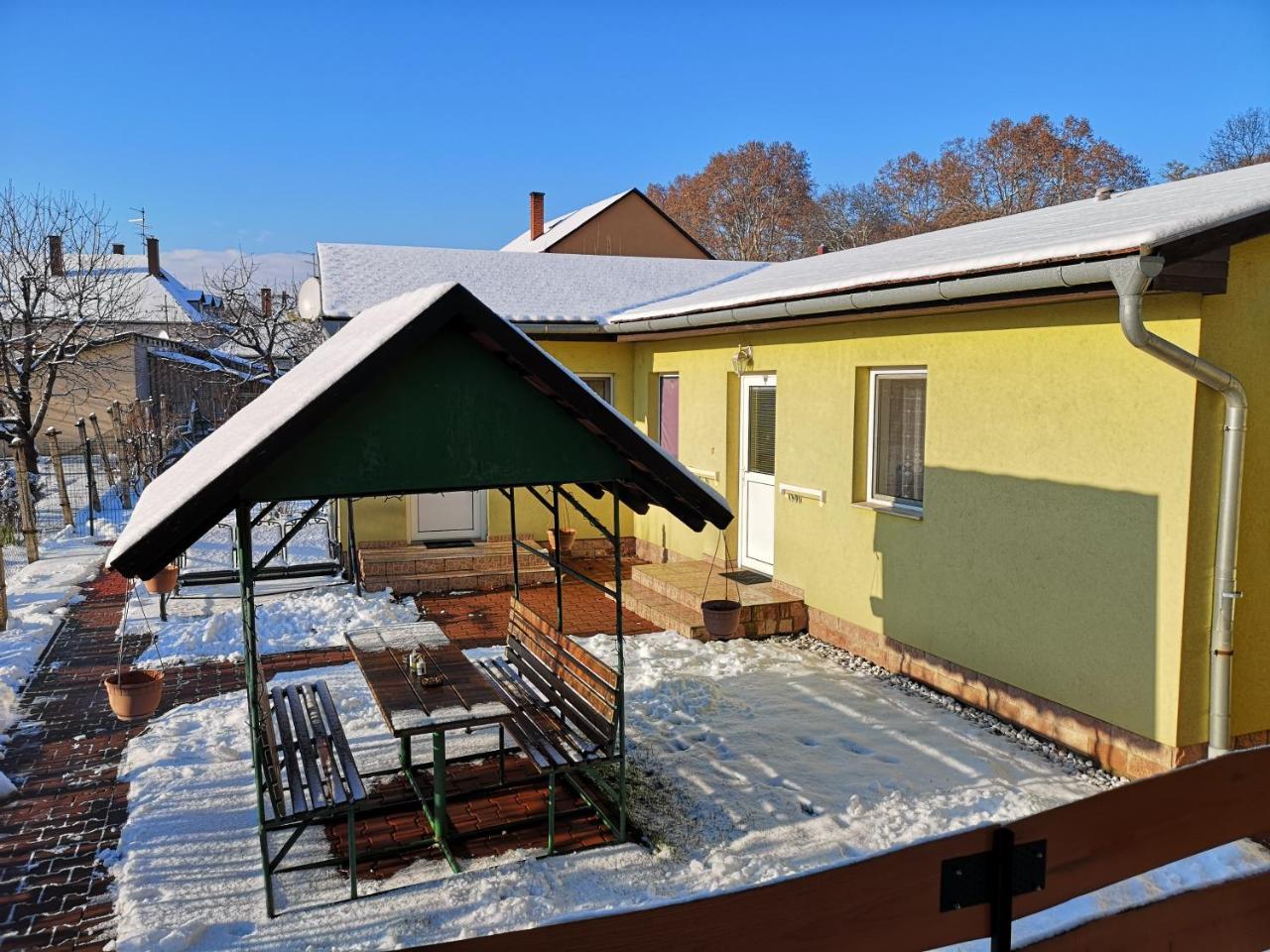 Mosonmagyaróvár Apartman Kaszas Garden מראה חיצוני תמונה