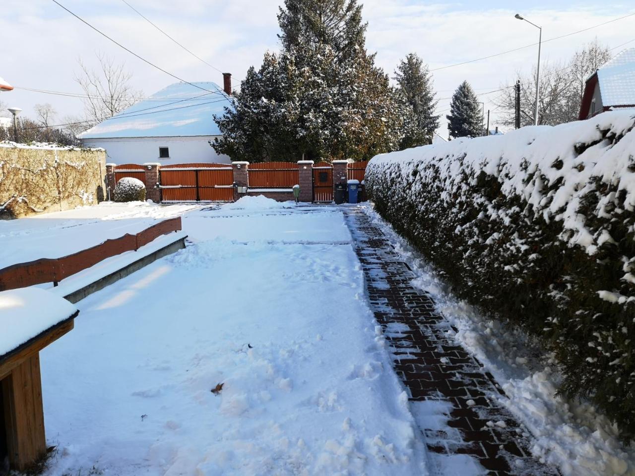 Mosonmagyaróvár Apartman Kaszas Garden מראה חיצוני תמונה