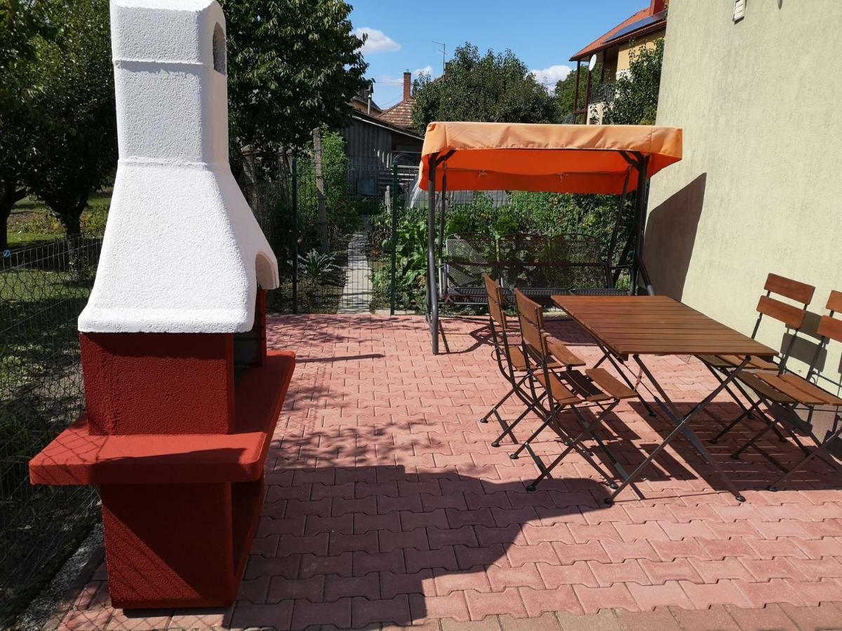 Mosonmagyaróvár Apartman Kaszas Garden מראה חיצוני תמונה